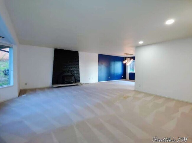 Foto del edificio - Amazing Edmonds Home in the Seaview  Neigh...