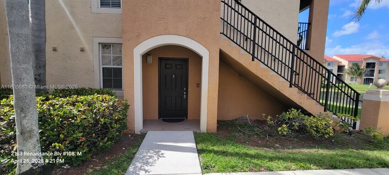 Foto principal - 2163 Renaissance Blvd