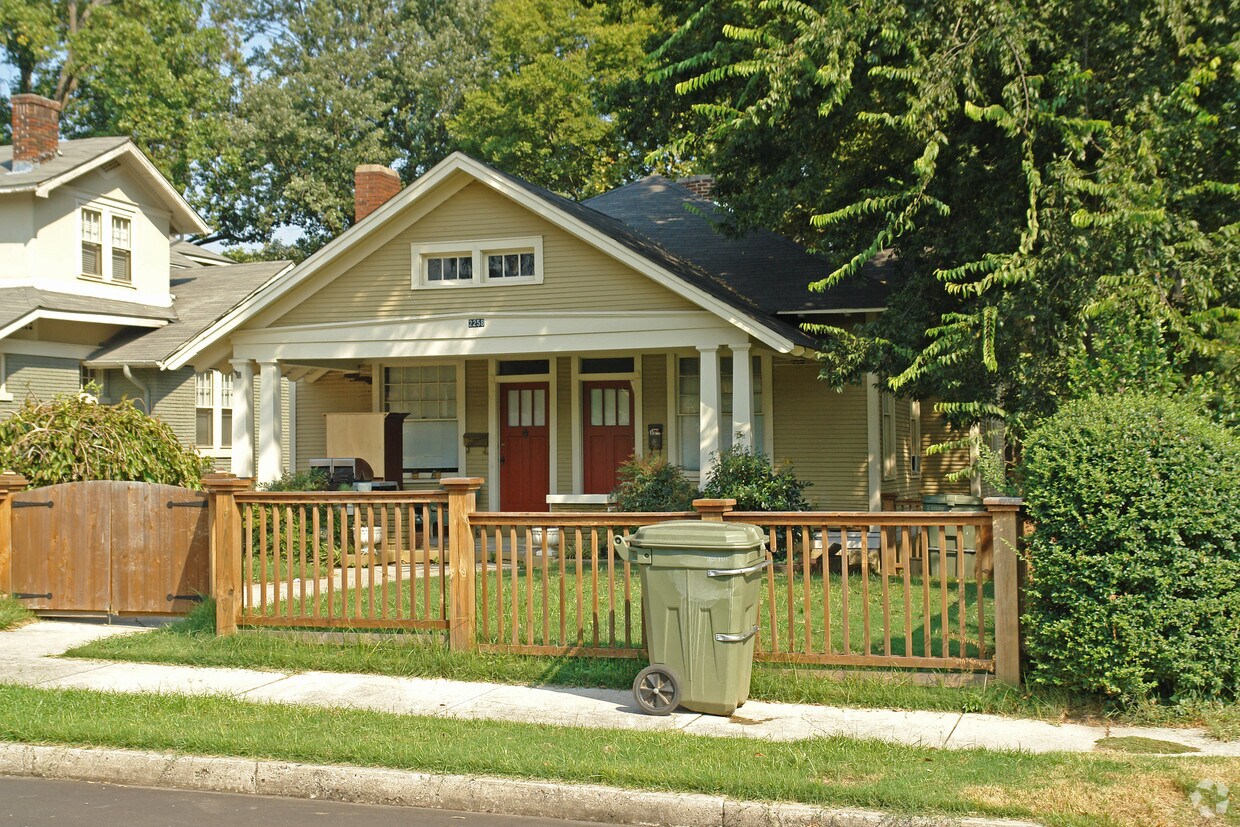 Building Photo - 2258 Monroe Ave