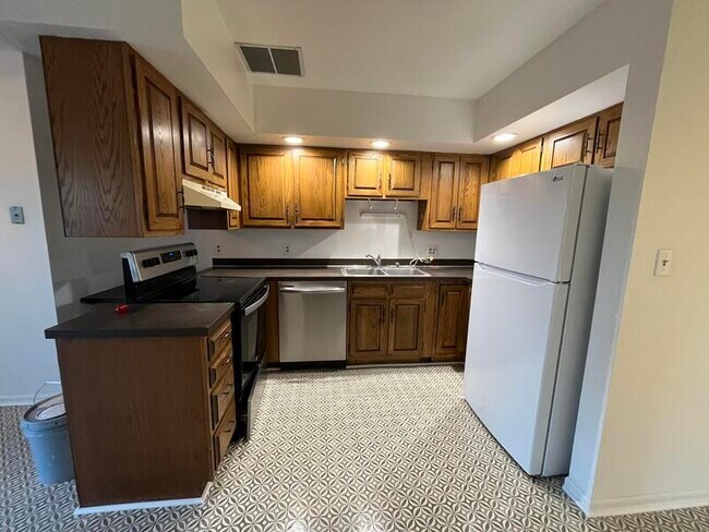 Foto del edificio - 16950 Woodland Dr