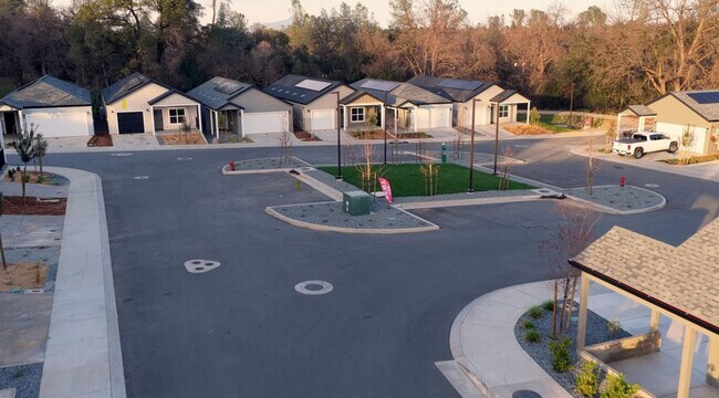 Building Photo - Newly built homes with City of Redding solar!
