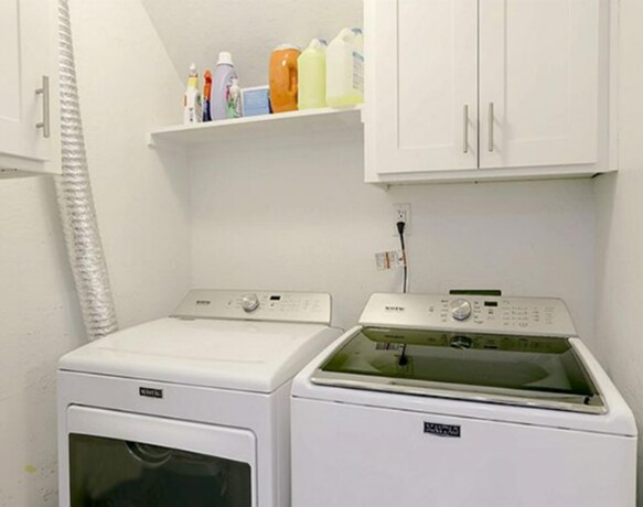 Lavandería en la unidad - 8860 La Riviera Dr