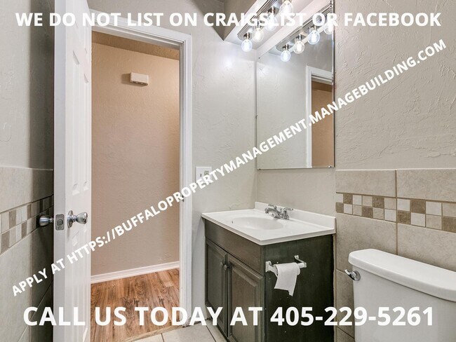 Foto del edificio - 1401 Brookdale Dr