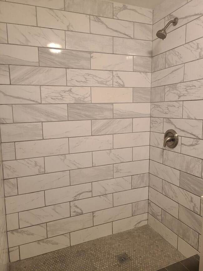 Foto del edificio - 726 W 19th Pl