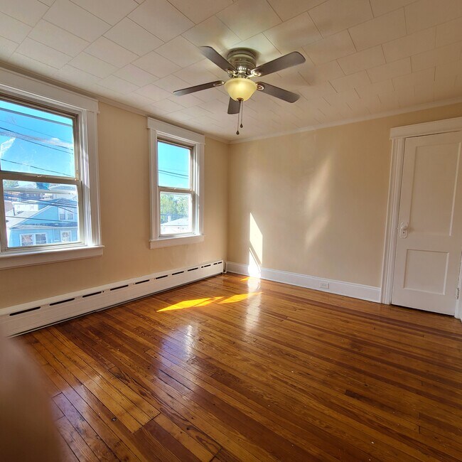 Foto del edificio - 1310 72nd St