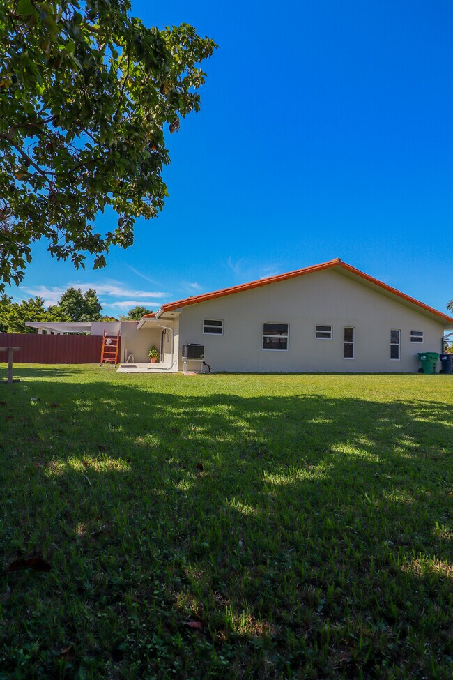 Foto del edificio - 10384 SW 9th Ter