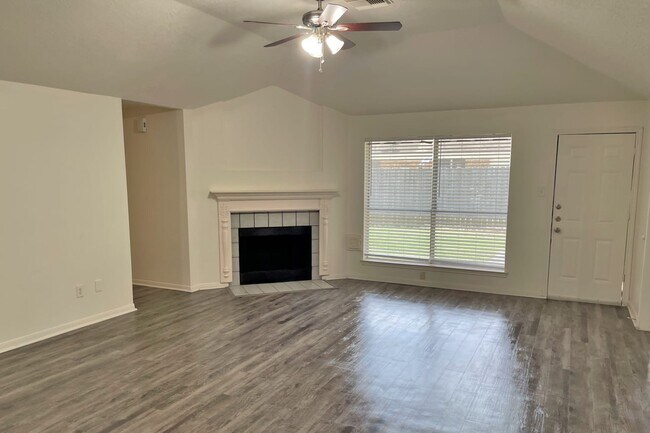Building Photo - 17403 Masonridge Dr