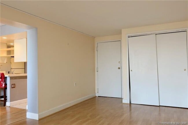 Building Photo - 60 Strawberry Hill Ave
