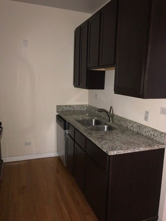 Foto del edificio - 3104 W Ainslie St