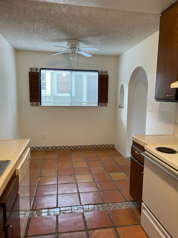 Building Photo - Lovely 2-Story 2 Bed 2 Bath Condo for Leas...