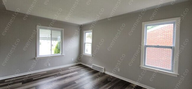 Foto del edificio - 21788 Rausch Ave