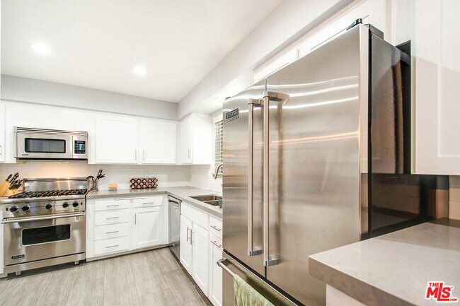 Foto del edificio - 930 California Ave