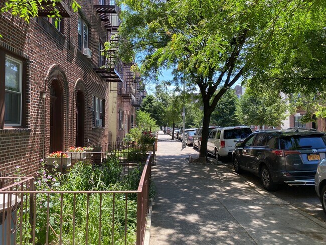 Foto del edificio - 4725 44th St