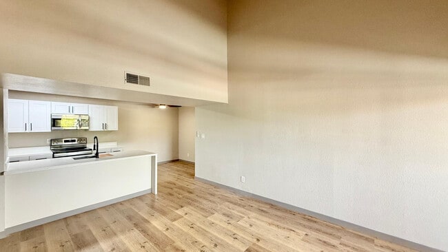 Building Photo - 2938 N 61st Pl