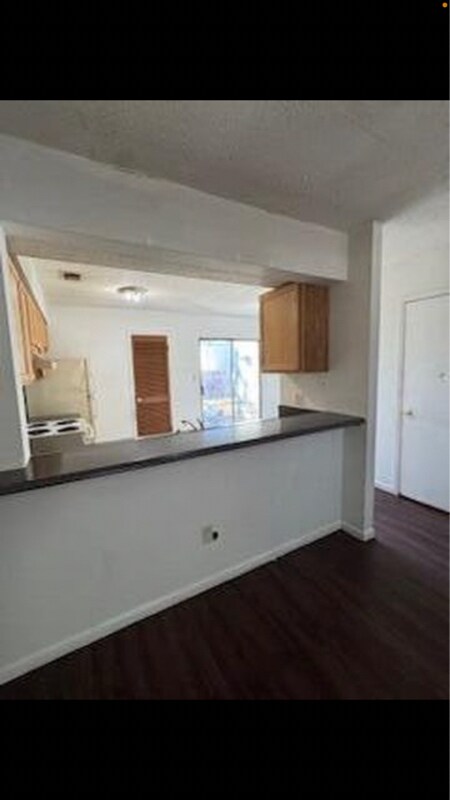 Building Photo - 696 Tyner St