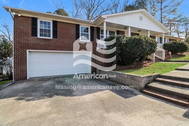 Foto del edificio - 1807 Holly Hill Dr