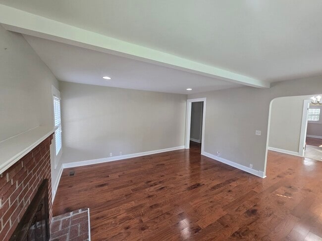 Foto del edificio - 4094 University Dr