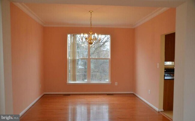 Foto del edificio - 21323 Village Green Cir