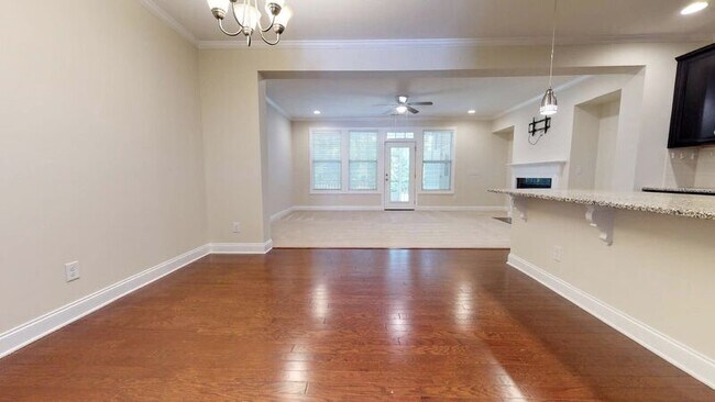 Foto del edificio - 371 Roberts Ridge Dr