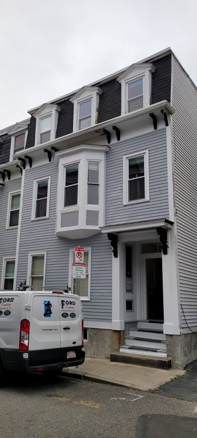 Building Photo - 137 High St