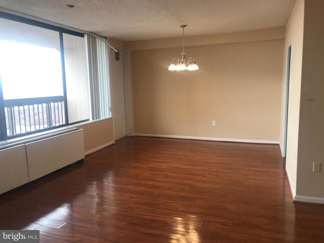 Building Photo - 3701 S George Mason Dr