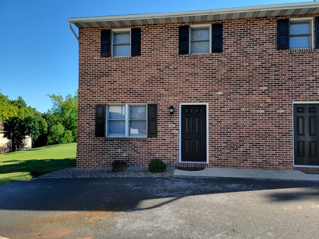 Building Photo - 1522 N Reading Rd