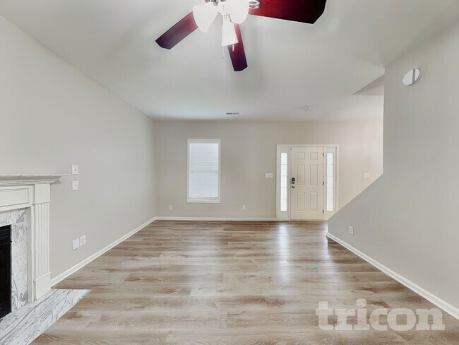 Foto del edificio - 1218 Azalea Dr