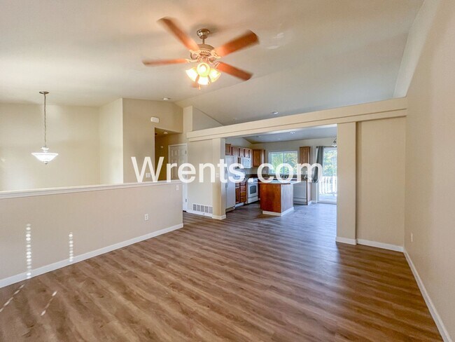 Foto del edificio - Beautiful home available Now!
