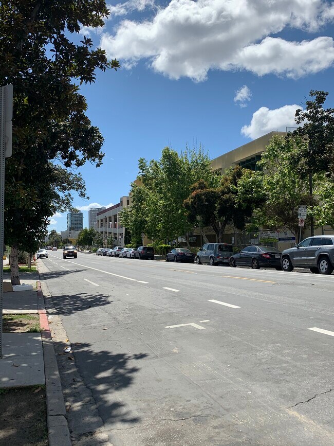 Foto del edificio - 202 S Oxford Ave