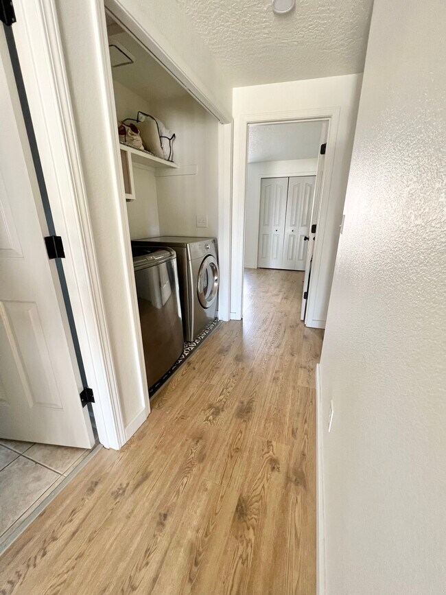 Foto del edificio - 4961 N Bluegrass Ave