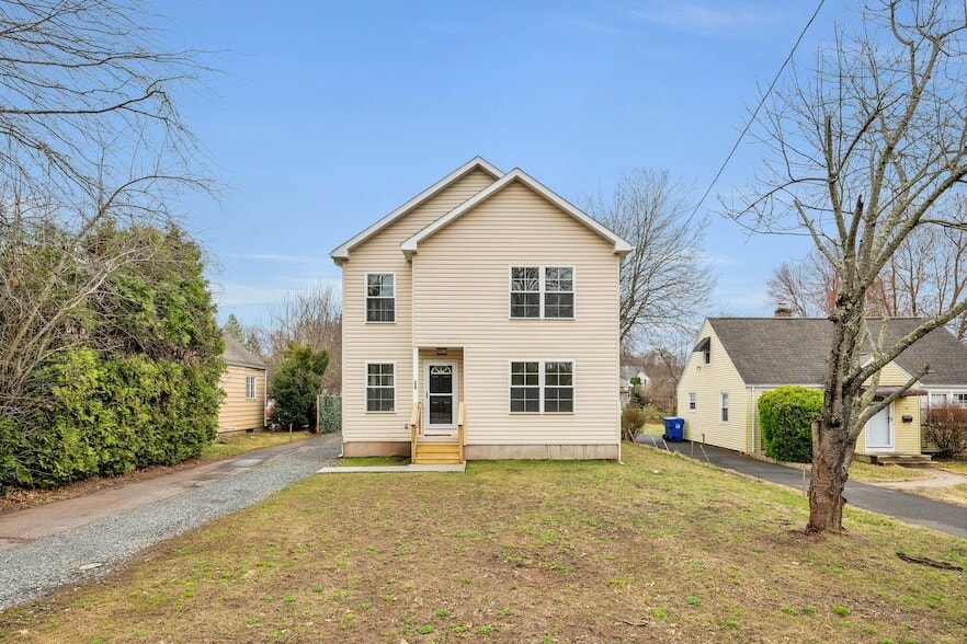 Primary Photo - 39 Robbins Ave
