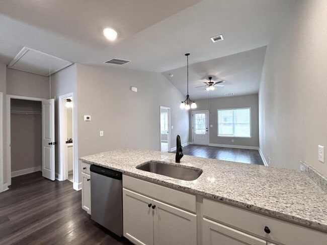 Building Photo - 502 Apple Jack Ct