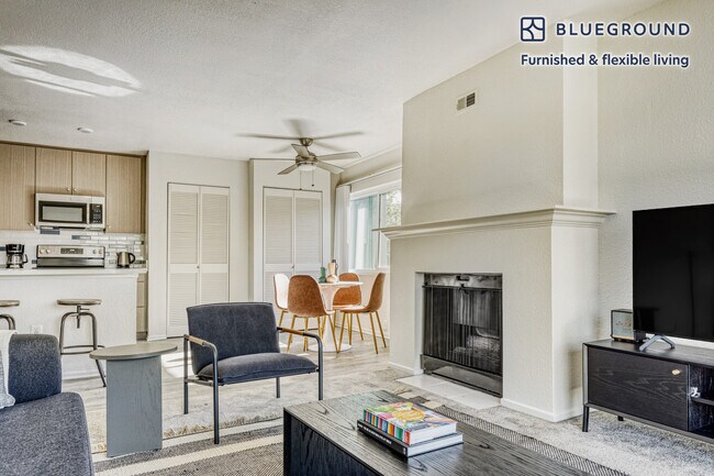 Foto del edificio - 3662 Barham Blvd
