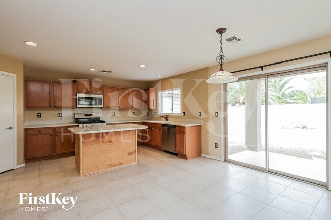 Foto del edificio - 1730 Maddison Cir