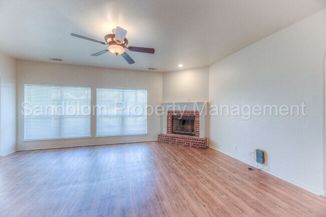 Foto del edificio - 3295 S 204th E Ave