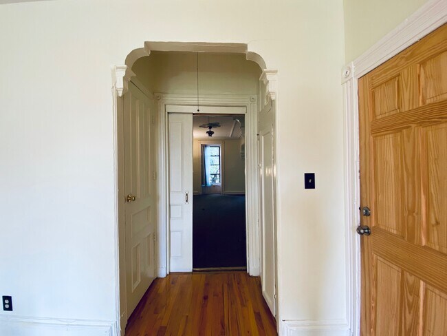 Building Photo - 26 Halsey St