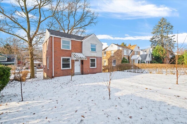 Photo - 3 Bedroom, 1 Bathroom Rental in Avalon House