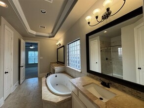 Building Photo - 30154 Southern Sky Dr