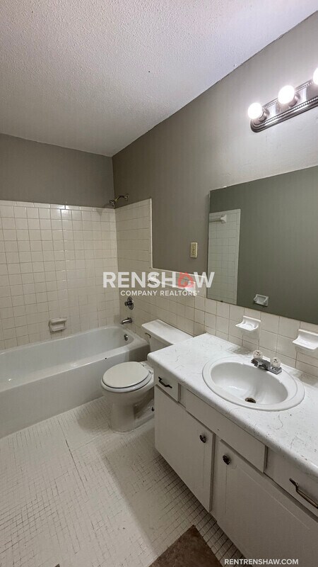 Foto del edificio - 3219 13 Colony Mall