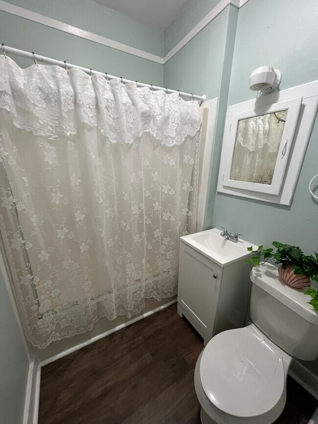 Foto del edificio - 2/1 Cottage in Great Location!