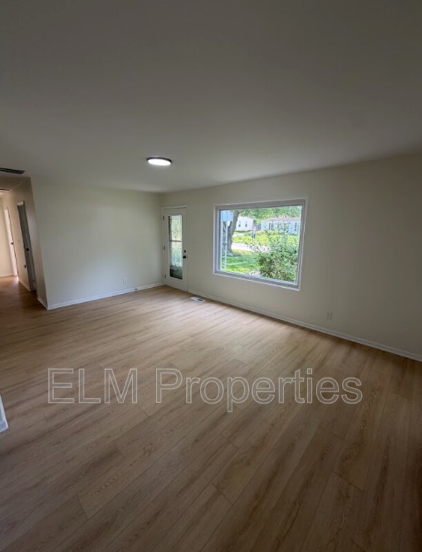 Foto del edificio - 7406 Smithfield Ave