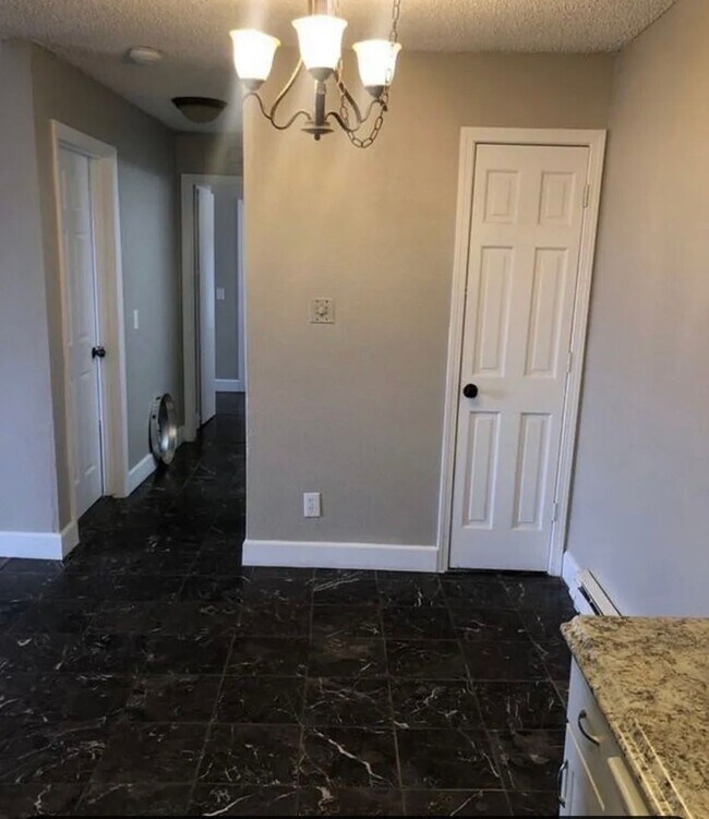 Foto del edificio - 2100 Highview Ct