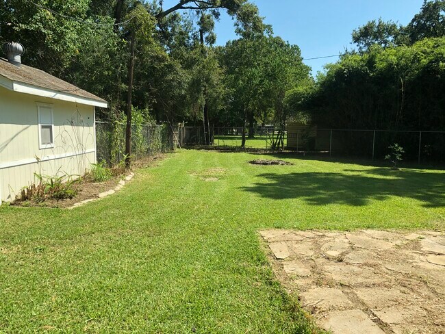 Building Photo - 2619 Loganberry Cir