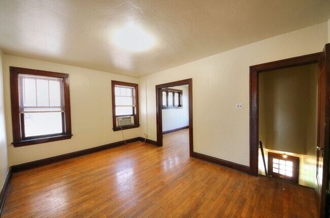 Foto del edificio - 6230-6232-6232 Columbia Ave