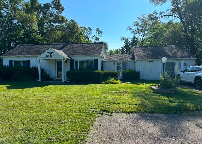 Building Photo - 9180 N Lilley Rd