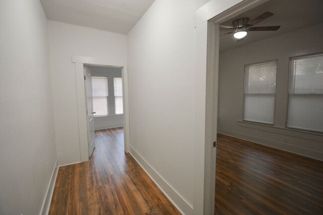 Building Photo - 1114 W Russell Pl