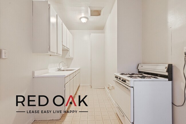 Foto del edificio - Charming and Cozy One Bedroom Featuring Lo...