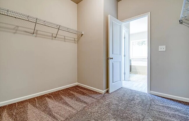 Building Photo - 2558 Irwell Way