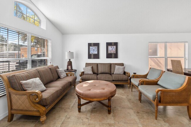 Foto del edificio - Single Family Home in Davenport now Available For Rent!