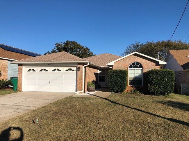 Building Photo - Updated 3 Bedroom near Hurlburt Field